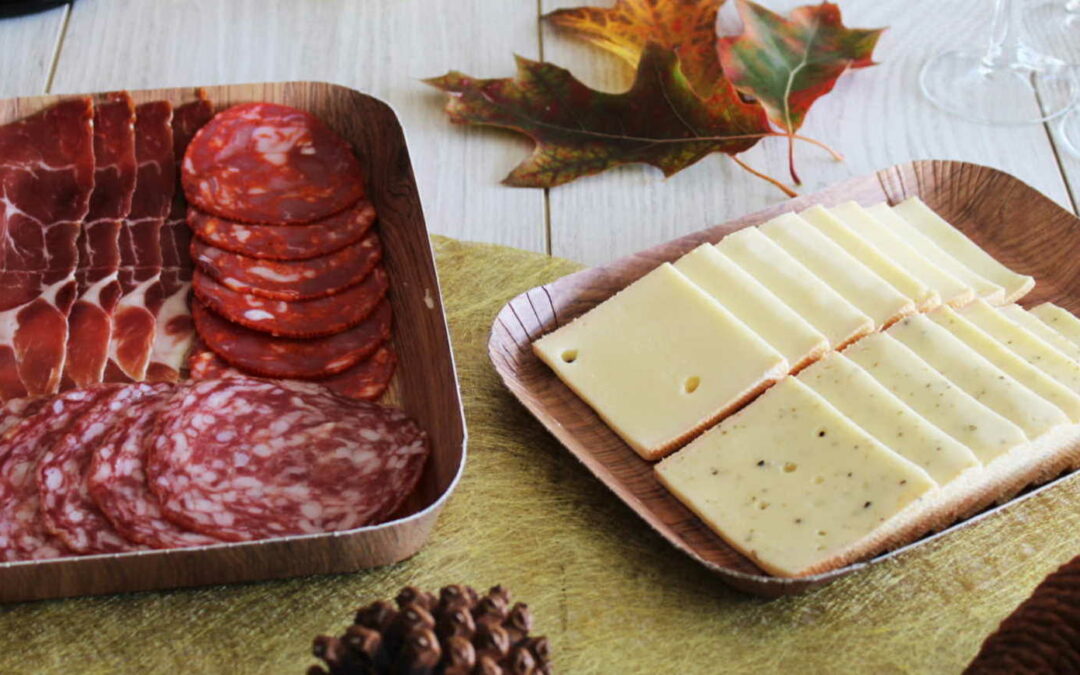 Plateau raclette charcuterie et plateau fromage : le kit raclette parfait